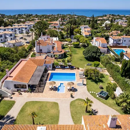Carvoeiro Grande: Spacious 16-bedroom Algarve Retreat With Private Pool