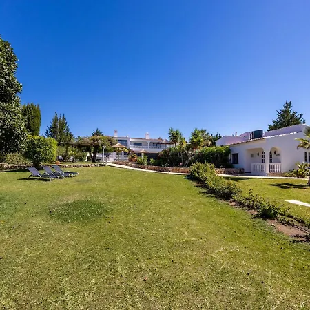 Carvoeiro Grande: Spacious 16-bedroom Algarve Retreat With Private Pool Villa