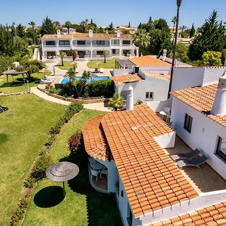 Carvoeiro Grande: Spacious 16-bedroom Algarve Retreat With Private Pool Carvoeiro (Lagoa)