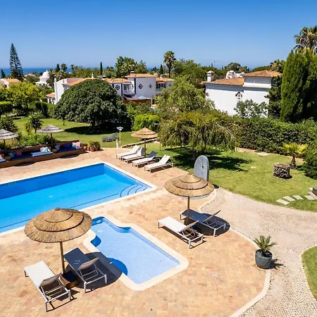 Villa Carvoeiro Grande: Spacious 16-bedroom Algarve Retreat With Private Pool *