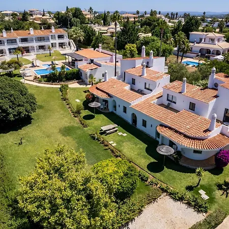 Grande: Spacious 16-bedroom Algarve Retreat With Private Pool * Carvoeiro (Lagoa)