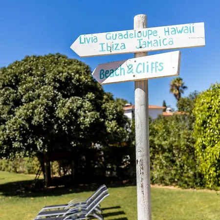 Grande: Spacious 16-bedroom Algarve Retreat With Private Pool Carvoeiro (Lagoa)