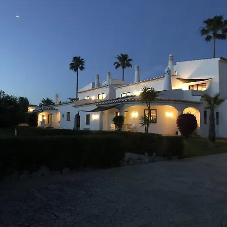 Grande: Spacious 16-bedroom Algarve Retreat With Private Pool * Carvoeiro (Lagoa)