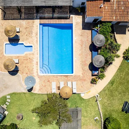 Grande: Spacious 16-bedroom Algarve Retreat With Private Pool *